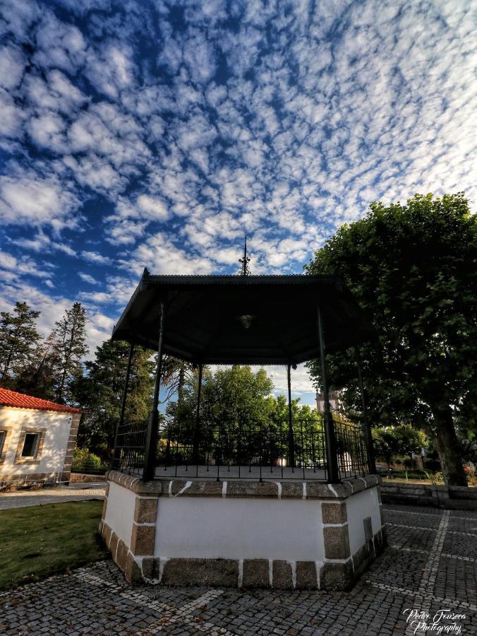 Гостевой дом Casa Luis De Camoes - Boutique & Literary House Сантар Экстерьер фото