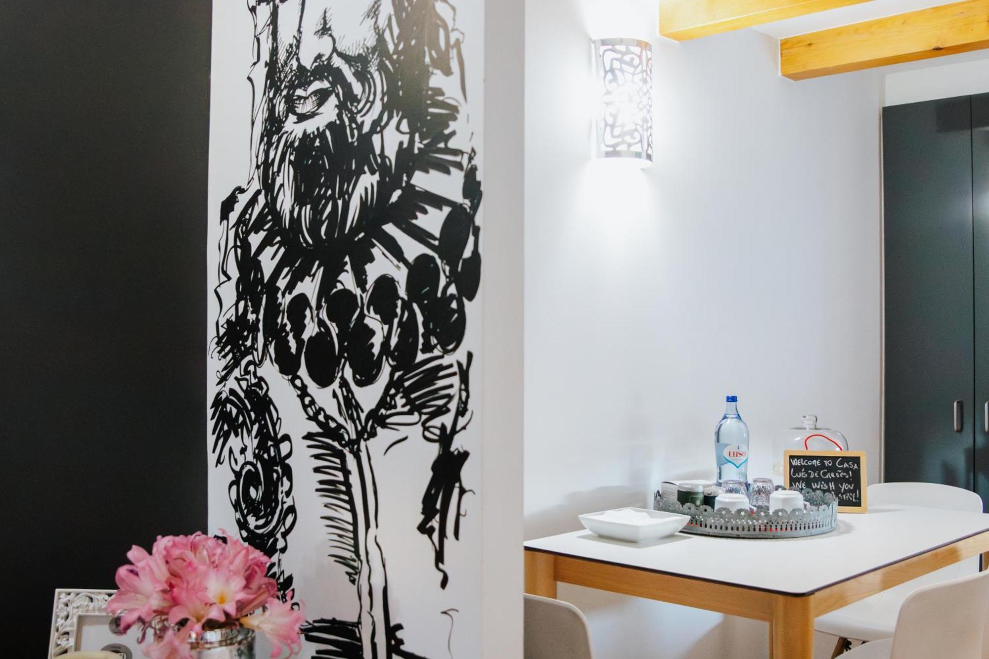 Гостевой дом Casa Luis De Camoes - Boutique & Literary House Сантар Экстерьер фото